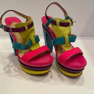 Gianni Bini color block heels
